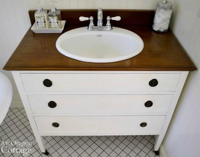 Gorgeous thrift store makeovers that take something old, unloved and no longer used, and turn them into something new, useful and amazing!