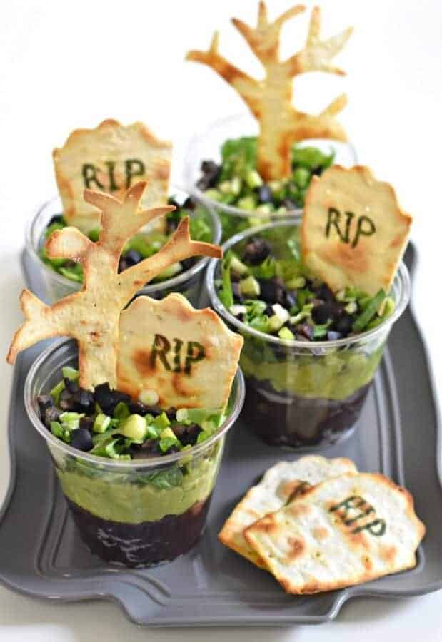 20 Easy, fast and fun Halloween Appetizers and Party Snacks #Halloween #Appetizers #PartySnacks