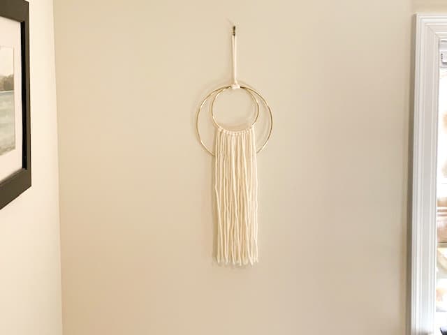 DIY ring macrame wall hanging. Fast and easy gorgeous DIY for your home