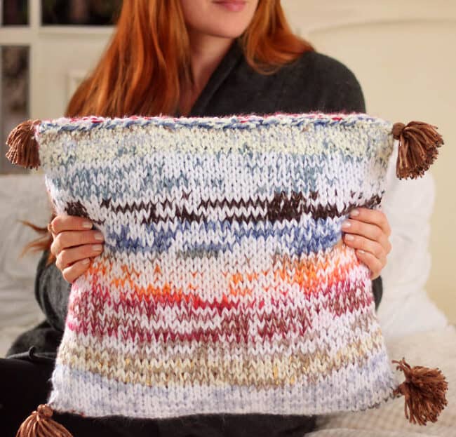 Tassel knitted pillow