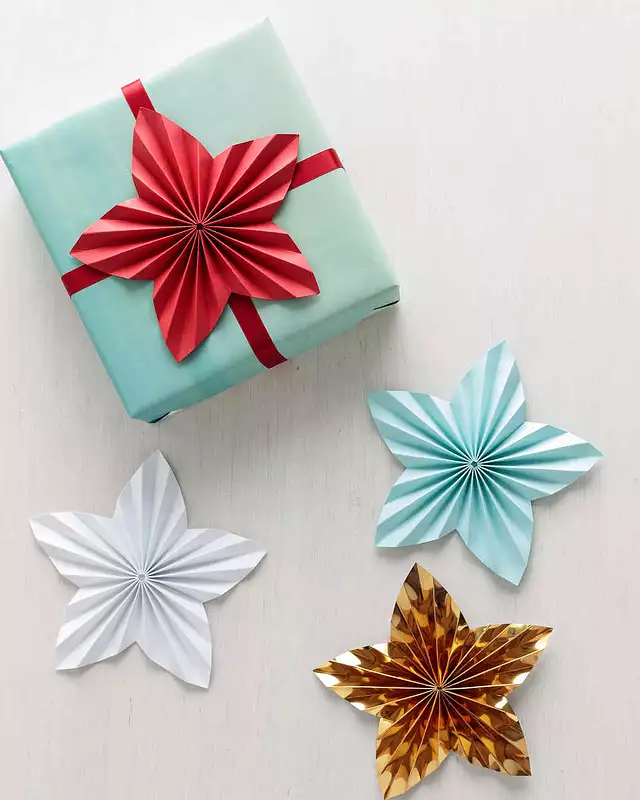 DIY Christmas Holiday Gift & Present Toppers