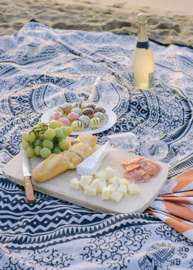 How to have a lovely picnic. Everything you need to know to have the best picnic!